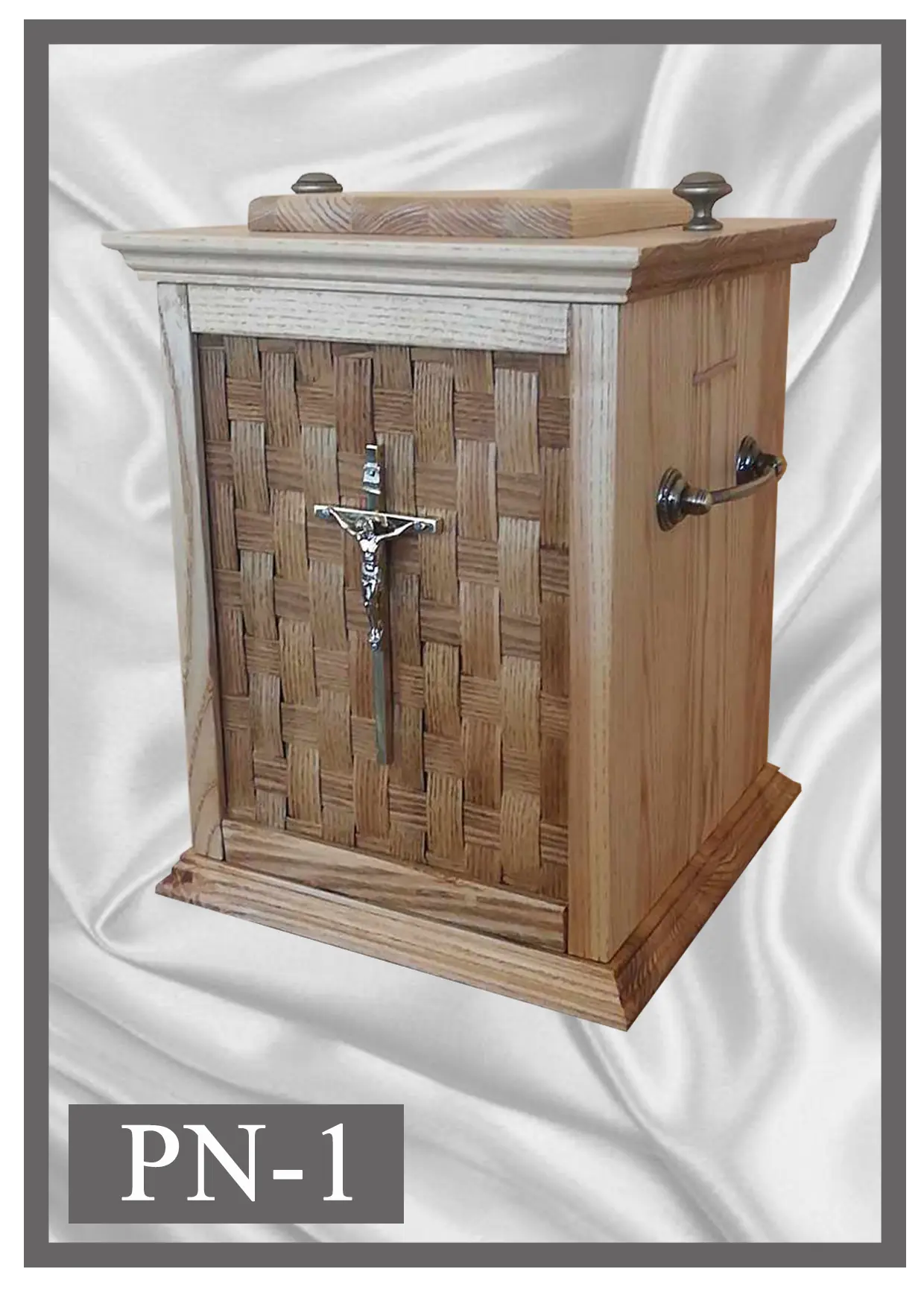 Wooden urn PN1 light wood with a woven front and cross